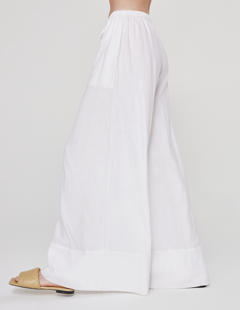 
                  
                    WIDE LEG LINEN PANT IN WHITE
                  
                