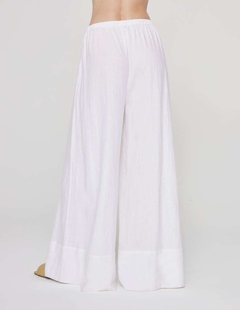 
                  
                    WIDE LEG LINEN PANT IN WHITE
                  
                