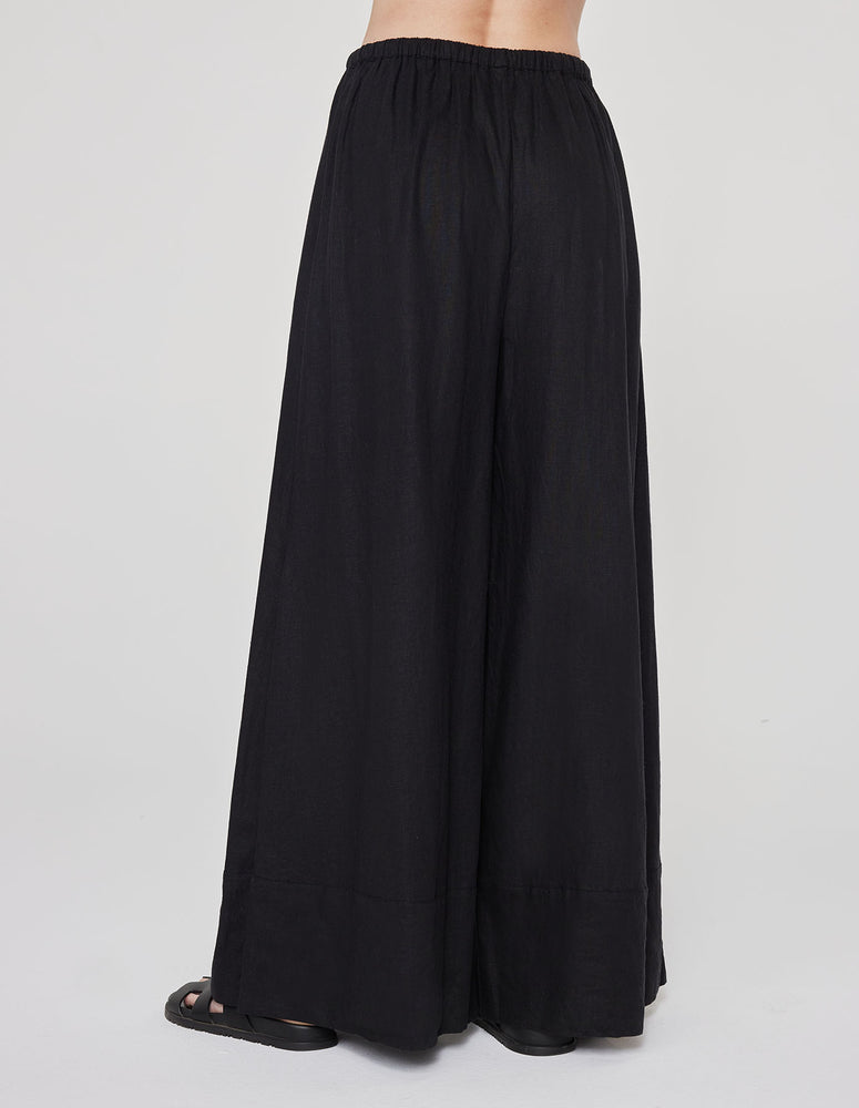 
                  
                    WIDE LEG LINEN PANT IN BLACK
                  
                