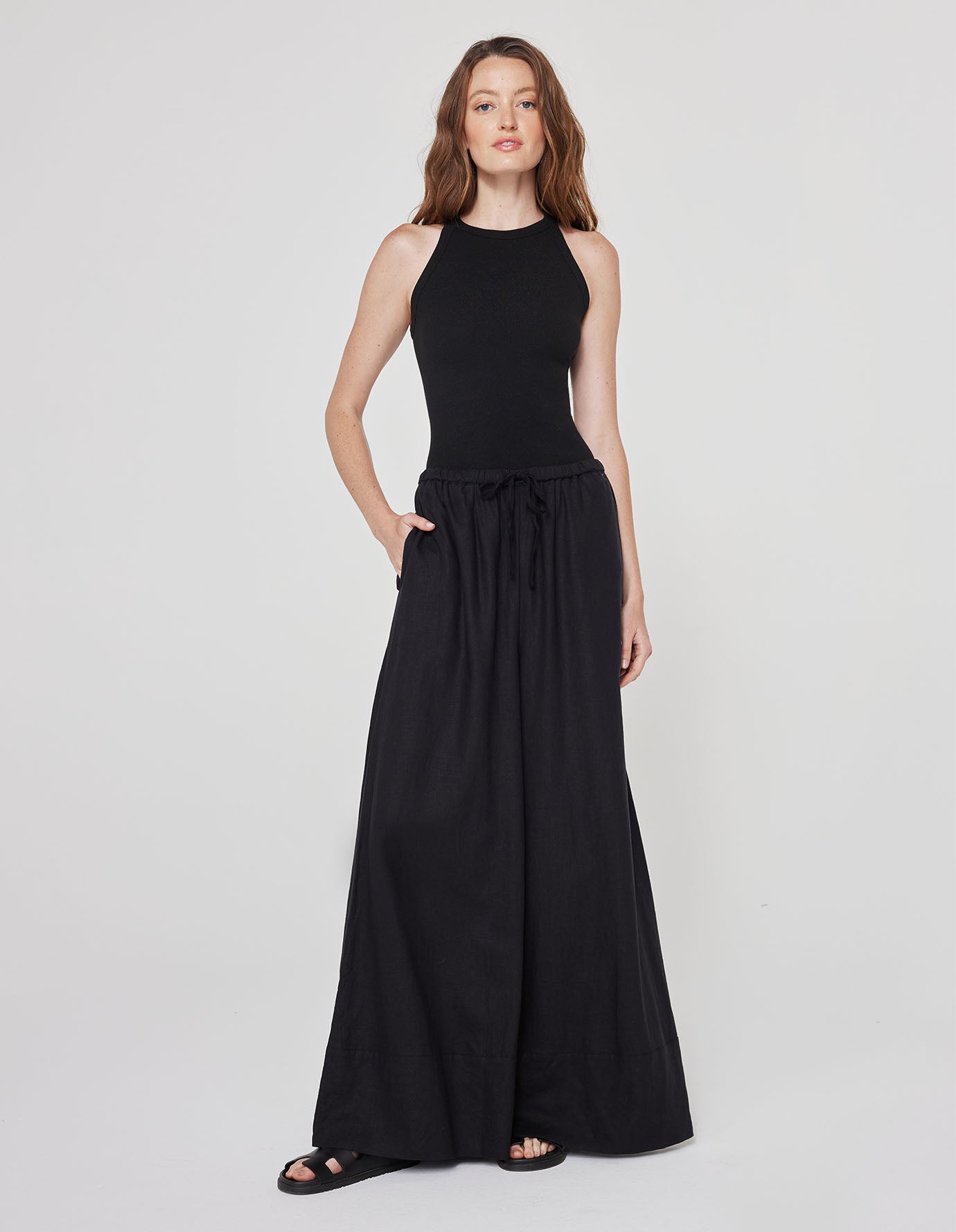 
                  
                    WIDE LEG LINEN PANT IN BLACK
                  
                
