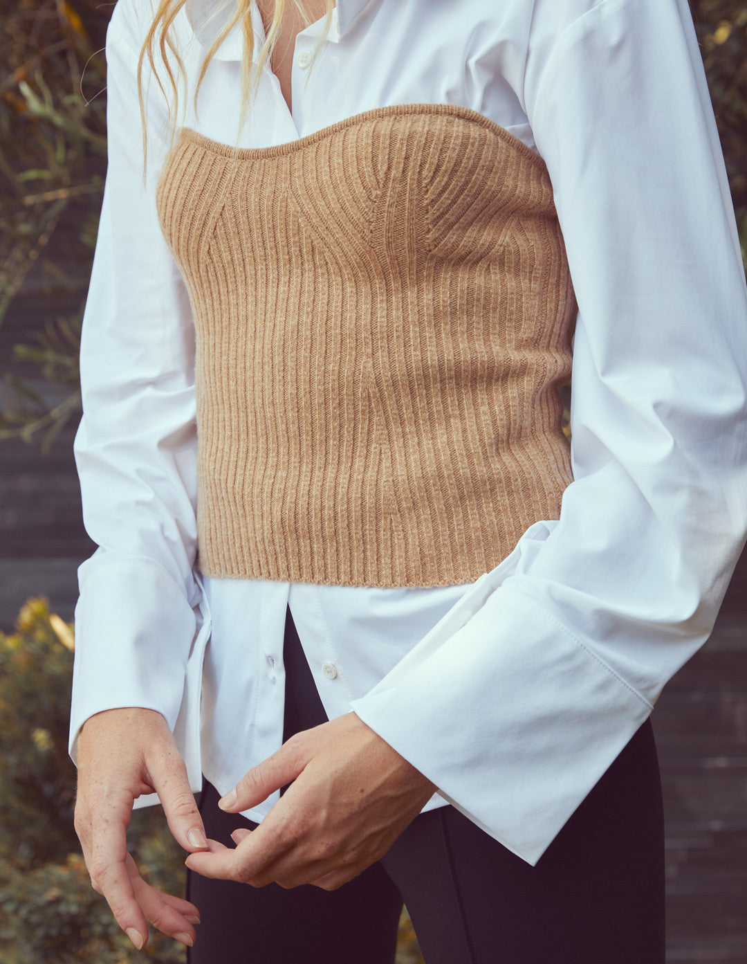 
                  
                    LUNA SWEATER CORSET
                  
                